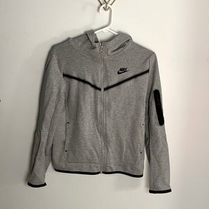 Grey Nike Tech Fit Set
